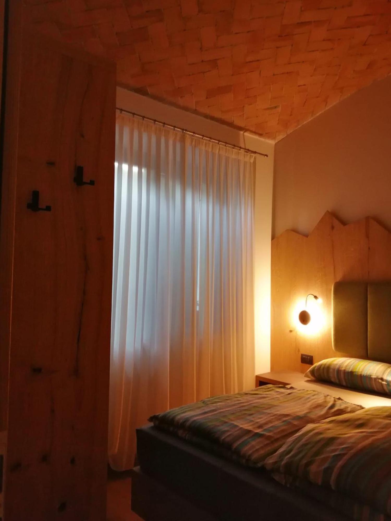 Agritur Leita Villa Tuenno Bilik gambar